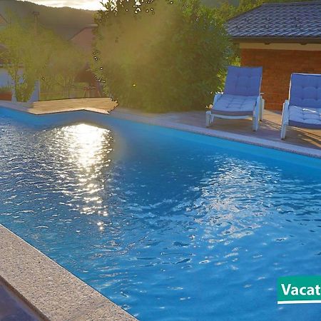 Vacation Home Alan 2 Kulen Vakuf Exteriér fotografie