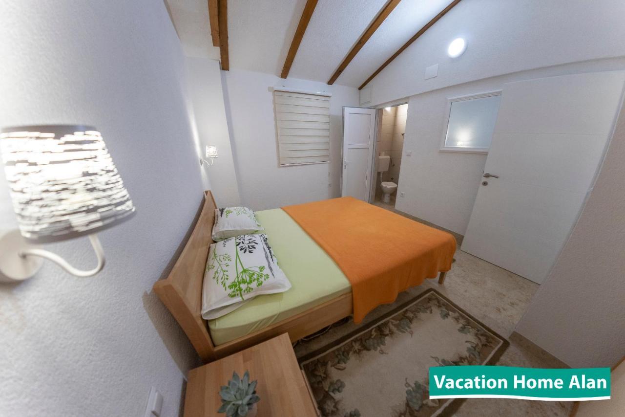 Vacation Home Alan 2 Kulen Vakuf Exteriér fotografie