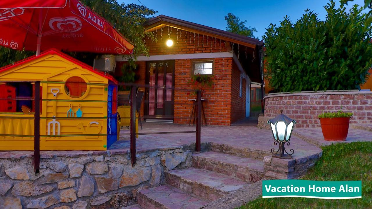 Vacation Home Alan 2 Kulen Vakuf Exteriér fotografie