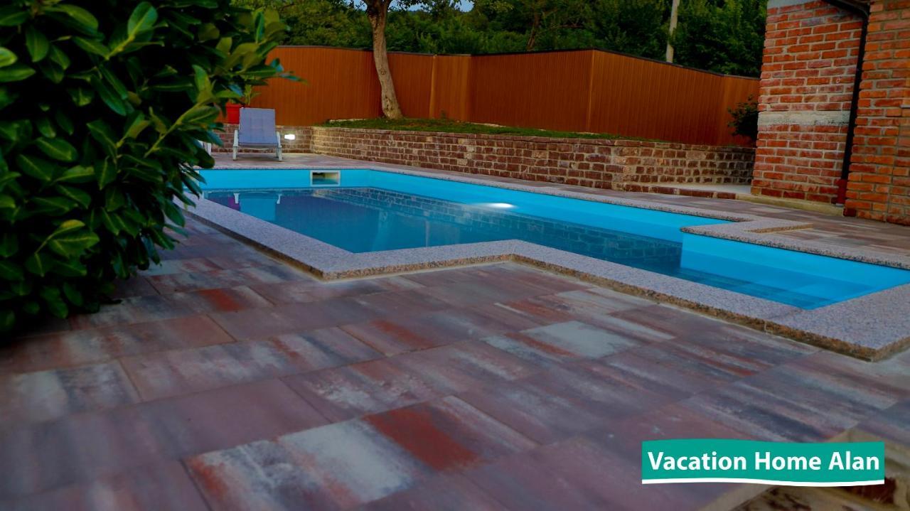Vacation Home Alan 2 Kulen Vakuf Exteriér fotografie