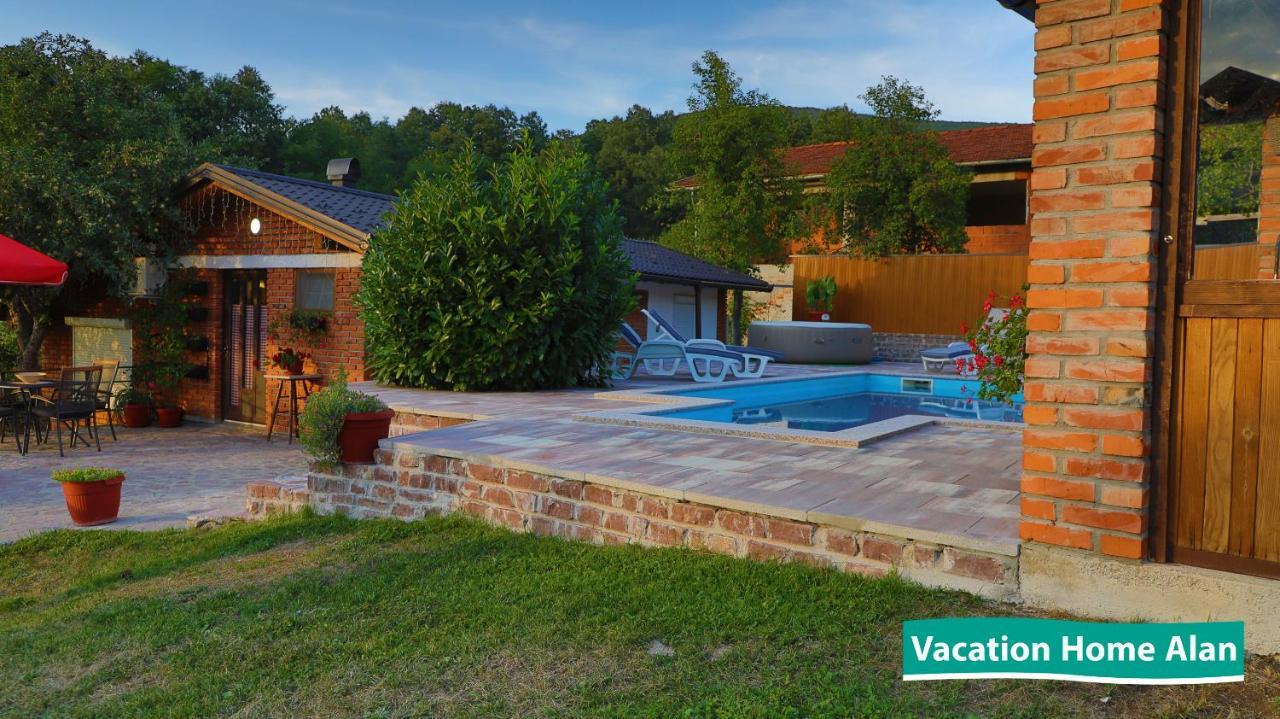 Vacation Home Alan 2 Kulen Vakuf Exteriér fotografie