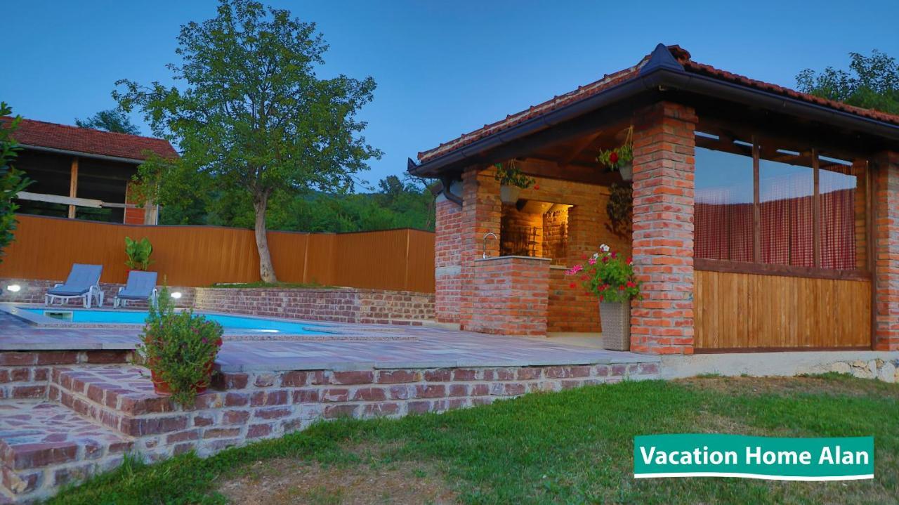 Vacation Home Alan 2 Kulen Vakuf Exteriér fotografie