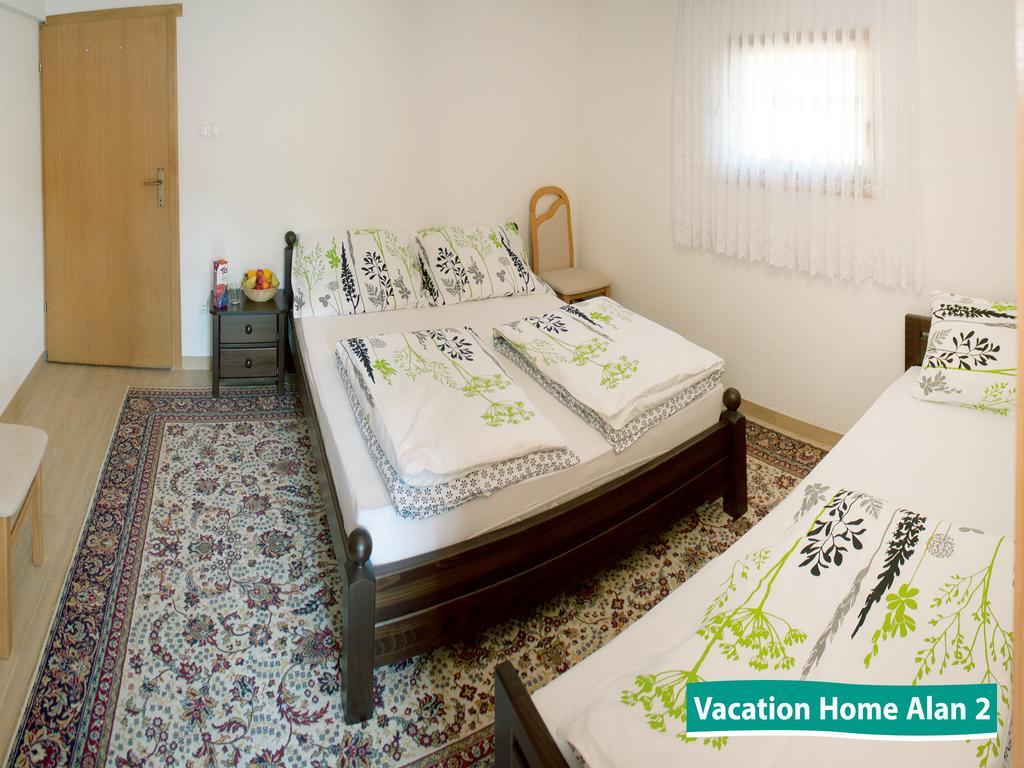 Vacation Home Alan 2 Kulen Vakuf Exteriér fotografie