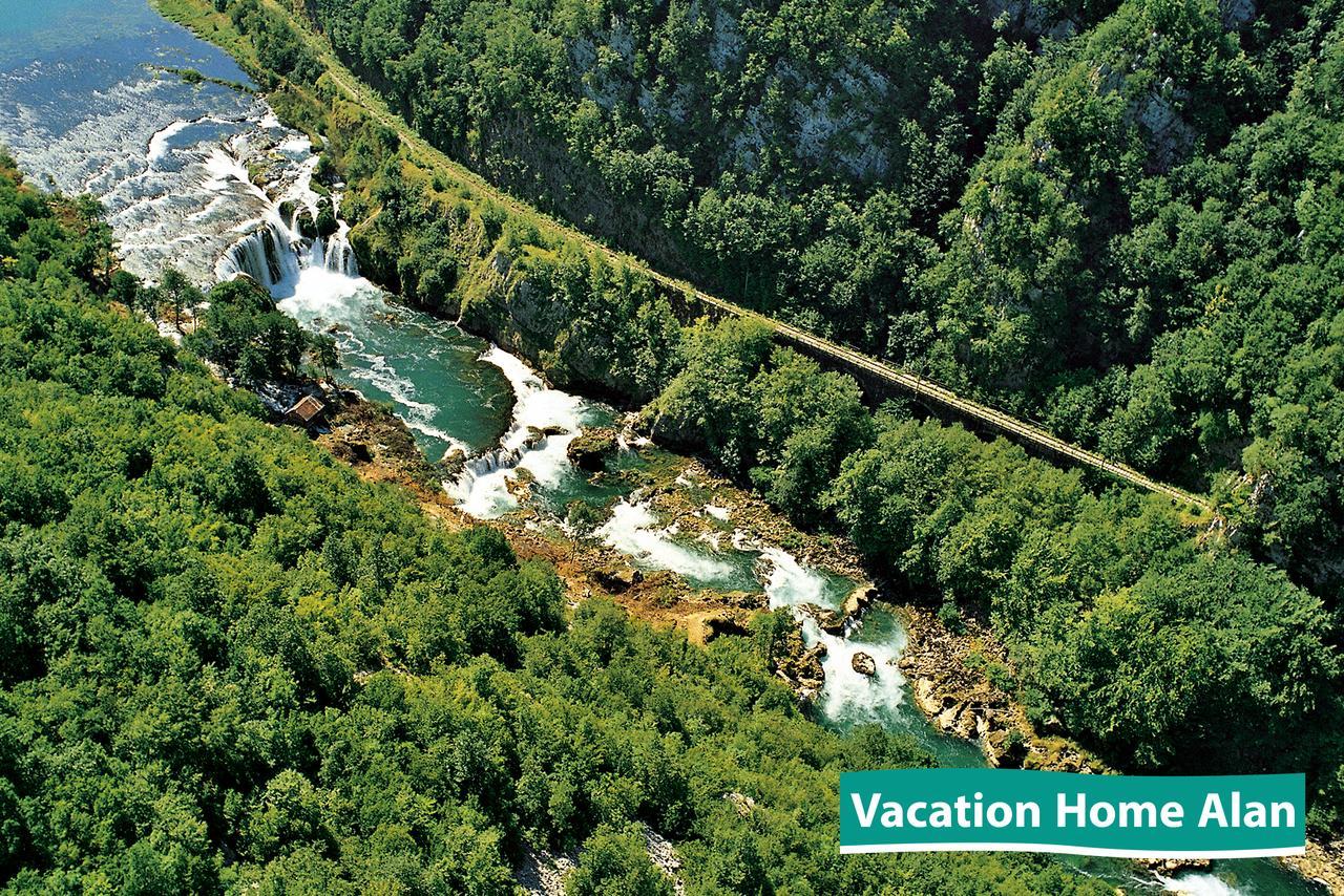 Vacation Home Alan 2 Kulen Vakuf Exteriér fotografie
