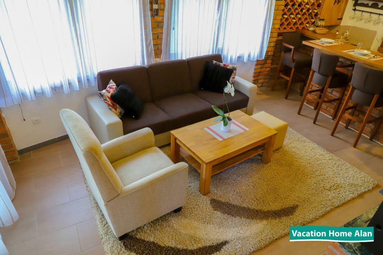 Vacation Home Alan 2 Kulen Vakuf Exteriér fotografie