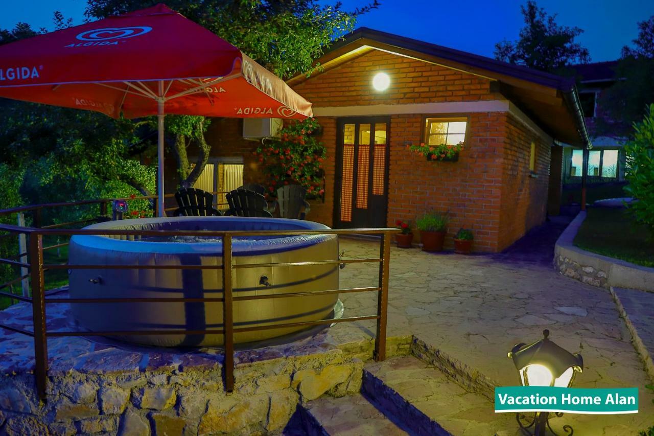Vacation Home Alan 2 Kulen Vakuf Exteriér fotografie
